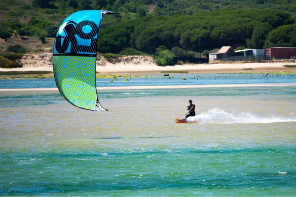 Os Melhores Destinos de Kitesurf para Aventureiros na Melhor Idade