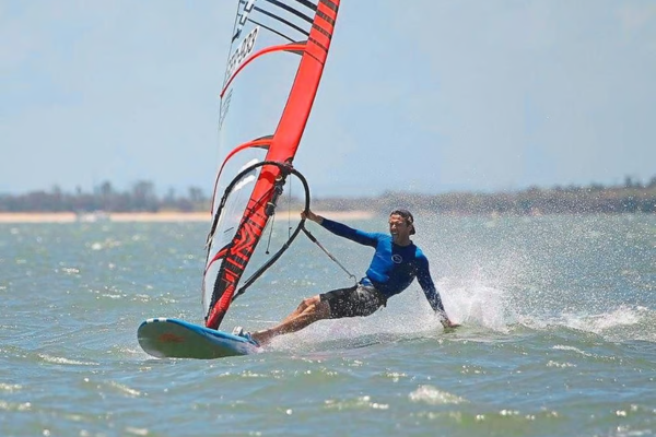 Benefícios do Windsurf para o Corpo e a Mente
