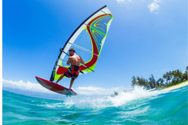 Técnicas Avançadas de Windsurf para Quem Quer Evoluir no Esporte