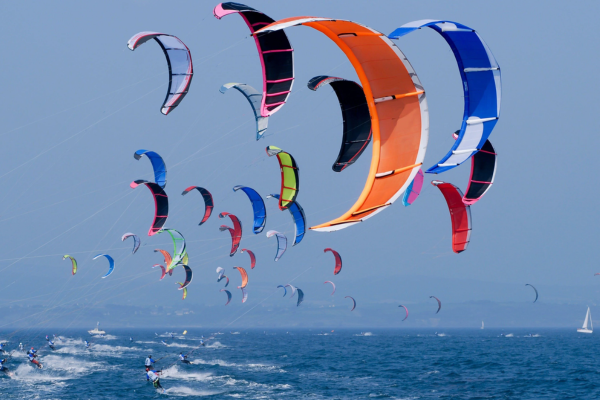 Kitesurf na Melhor Idade É Hora de Voar Sobre as Ondas